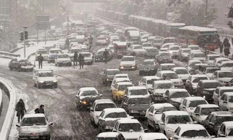 معاون زاکانی درباره ترافیک در تهران پس از بارش برف اخیر: این ترافیک به دلیل کاهش دید، کم شدن سرعت است نه عدم برف روبی