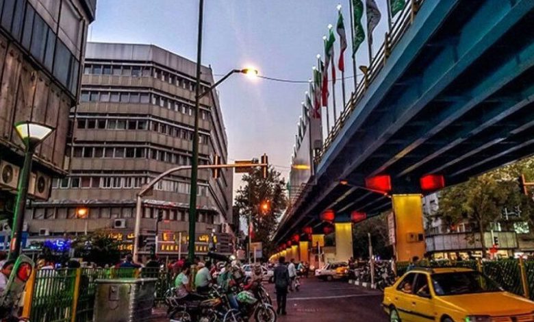عقب‌نشینی شهرداری تهران برای جمع‌آوری پل ۵۰ ساله تهران