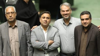  چهره خندان رشیدی کوچی در صحن علنی؛ عکس یادگاری چند ردصلاحیت‌شده در مجلس(عکس)