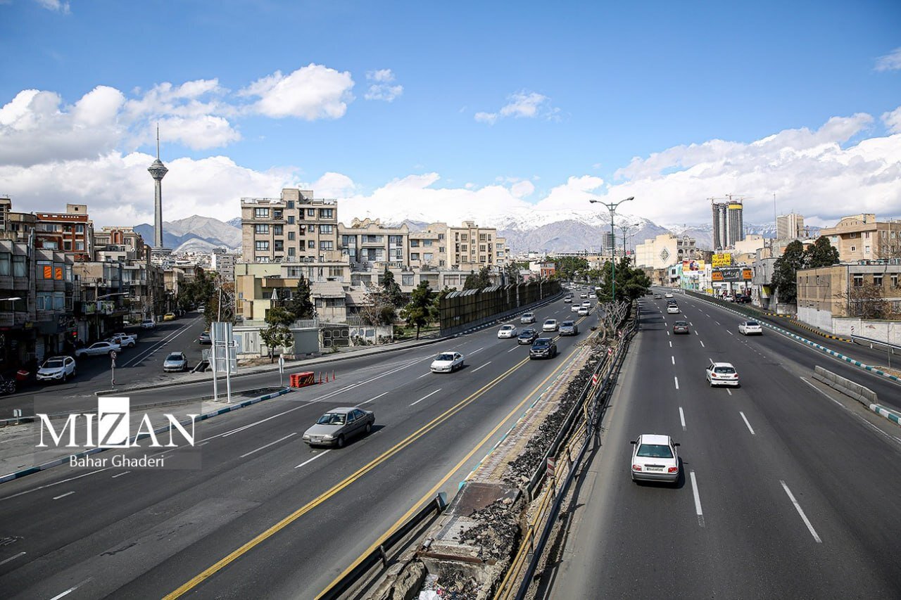 تهران را این‌طور دیده بودید؟/ عکس تهران را این‌طور دیده بودید؟/ عکس تعطیلات نوروز سبب خلوت شدن تهران شده است