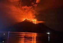 فوران آتش‌فشان در اندونزی/ ۱۱ هزار نفر باید تخلیه شوند