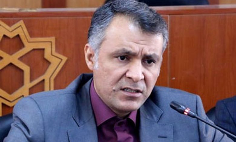 محمد فاضلی: رئیسی در چاهی افتاده‌ که برای دولت روحانی کند