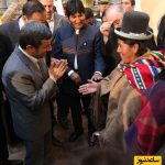 شگرد متفاوت احمدی‌نژاد برای دست ندادن با زنان(عکس)