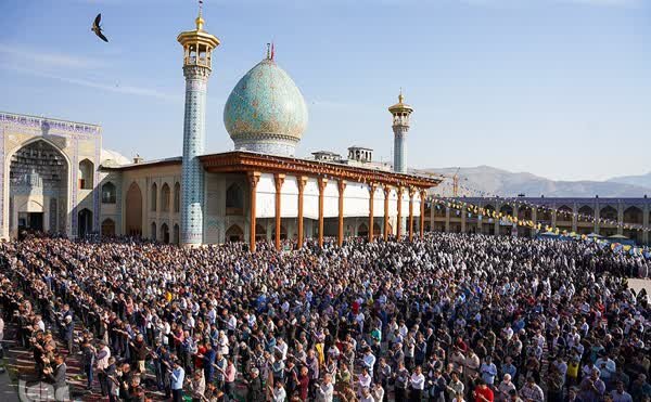 کنایه به تعطیلی سفارتخانه های اسرائیل از ترس ایران /امام جمعه شیراز: همه ما از تورم ناراضی هستیم /امام جمعه قم: دست های اختلاف افکن را قطع کنید