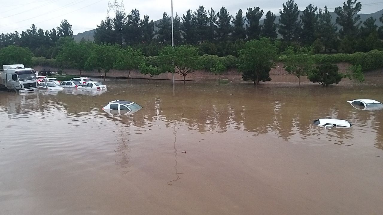 سیل در خراسان رضوی/ هلال‌ احمر: ساکنین حاشیه رودخانه‌ ها منازل خود را تخلیه کنند