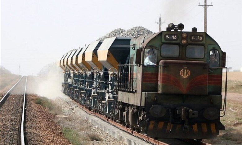 خروج قطار از ریل در این شهر/ آمار مصدومان