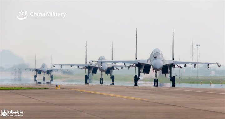 تصاویر | جنگنده‎های سوخو-۳۰ نیروی هوایی چین