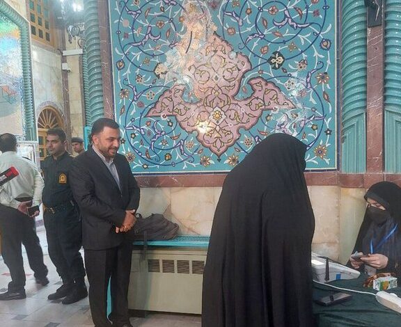 وزیر ارتباطات با حضور در حسینیه ارشاد در انتخابات مشارکت کرد
