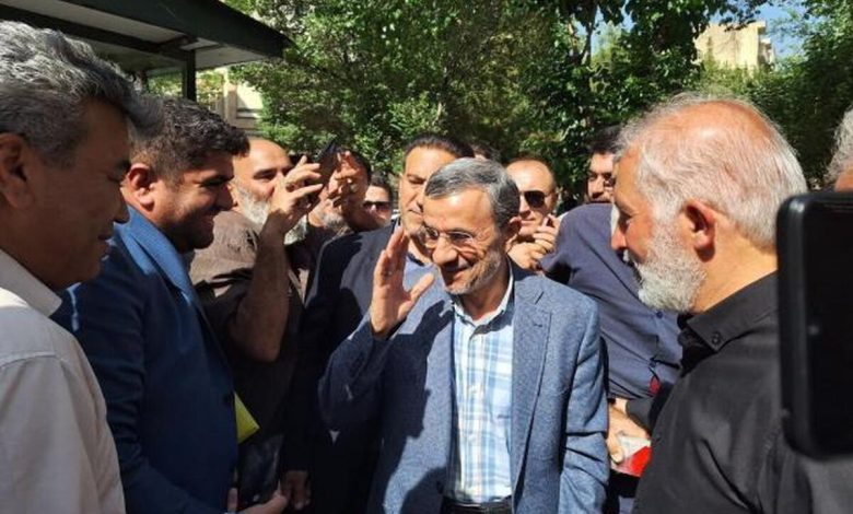 محمود احمدی نژاد وعده داد: به زودی همه چیز به تنظیم خودش برمی‌گردد