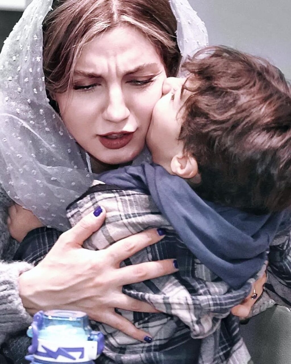 عکس | تصویری احساسی از بازیگر سریال دلنوازان در کنار پسرش