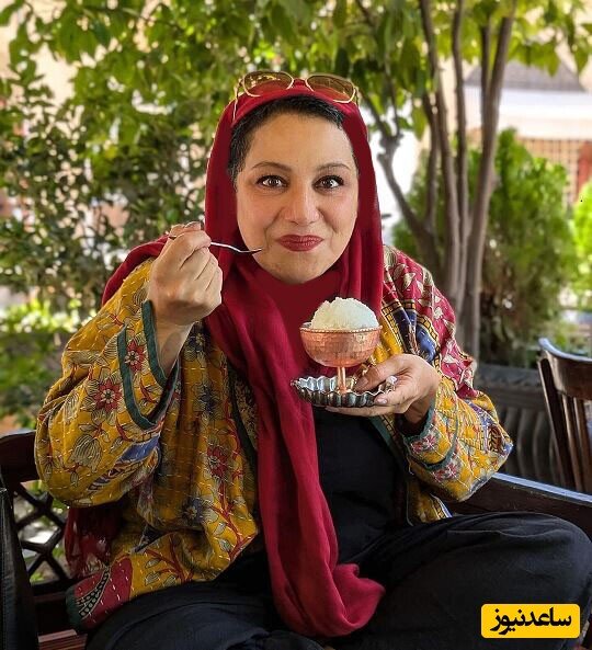 عکس | ژست جالب شبنم مقدمی با فالوده بستنی شیرازی