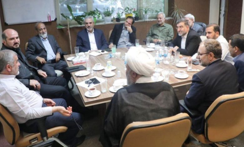 جلسه مشترک رؤسای ستادهای جلیلی، قالیباف، قاضی‌زاده و زاکانی / محسن منصوری: با ‎وحدت به پیروزی می‌رسیم