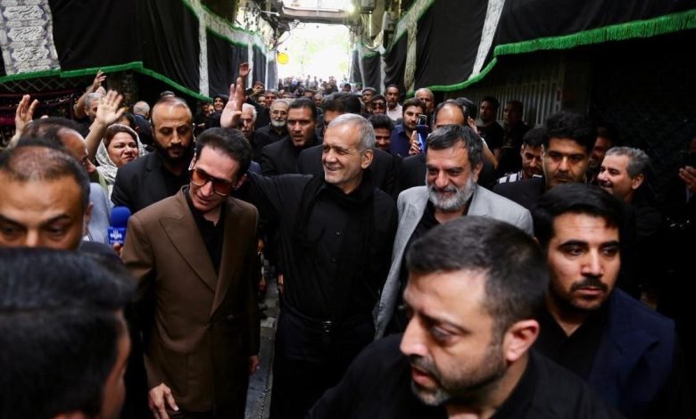 تصاویر / دیدار و گفت‌وگوی رئیس‌جمهور منتخب با بازاریان و کسبه تهران