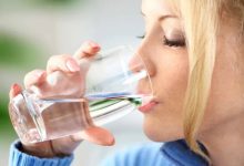 ۸ فایده نوشیدن آب کافی برای بدن