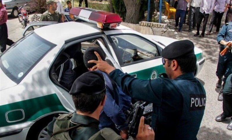 دستگیری قاتل شرور معروف تهران در غرب کشور/ «من فقط با چوب مقتول را هدف ضرب‌وجرح قرار دادم»