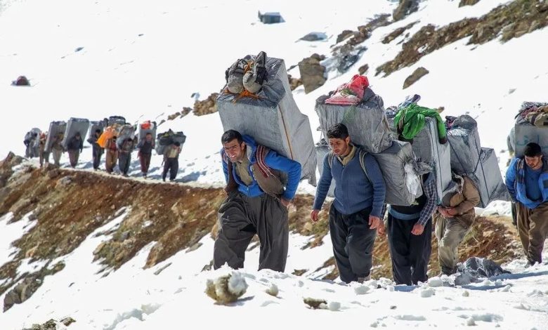 زارعی، نماینده مجلس: کولبر برای نان می‌جنگد؛ قاچاقچی نیست / فردی را برای ستاد مرکزی مبارزه با قاچاق کالا انتخاب کنید که حداقل یک بار مرز را دیده باشد