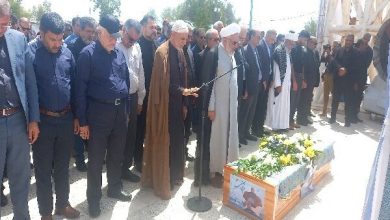 پیکر محمد علی بهمنی در تالار شهید آوینی بندرعباس آرام گرفت