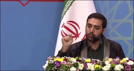 پزشکیان به احترام دانشجویِ معترض از پشت تریبون کنار رفت و از سِن پایین آمد /گلایه رئیس جمهور از رفتار کارمند دانشگاه تهران /حاشیه نگاری ایسنا