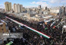 درخواست از سران قوا برای اجرای قانون حجاب در قطعنامه راهپیمایی ۲۲ بهمن/ همسر وزیر خارجه فقید پشت تریبون رفت