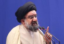 احمد خاتمی، امام جمعه موقت تهران: آنهایی که می‌گویند «زن، زندگی، آزادی»، اسارت زن را می‌خواهند