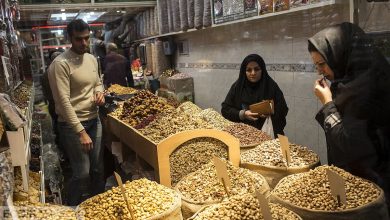 فارس: خودروسازان پسته‌فروش آجیل شب عید را گران کردند