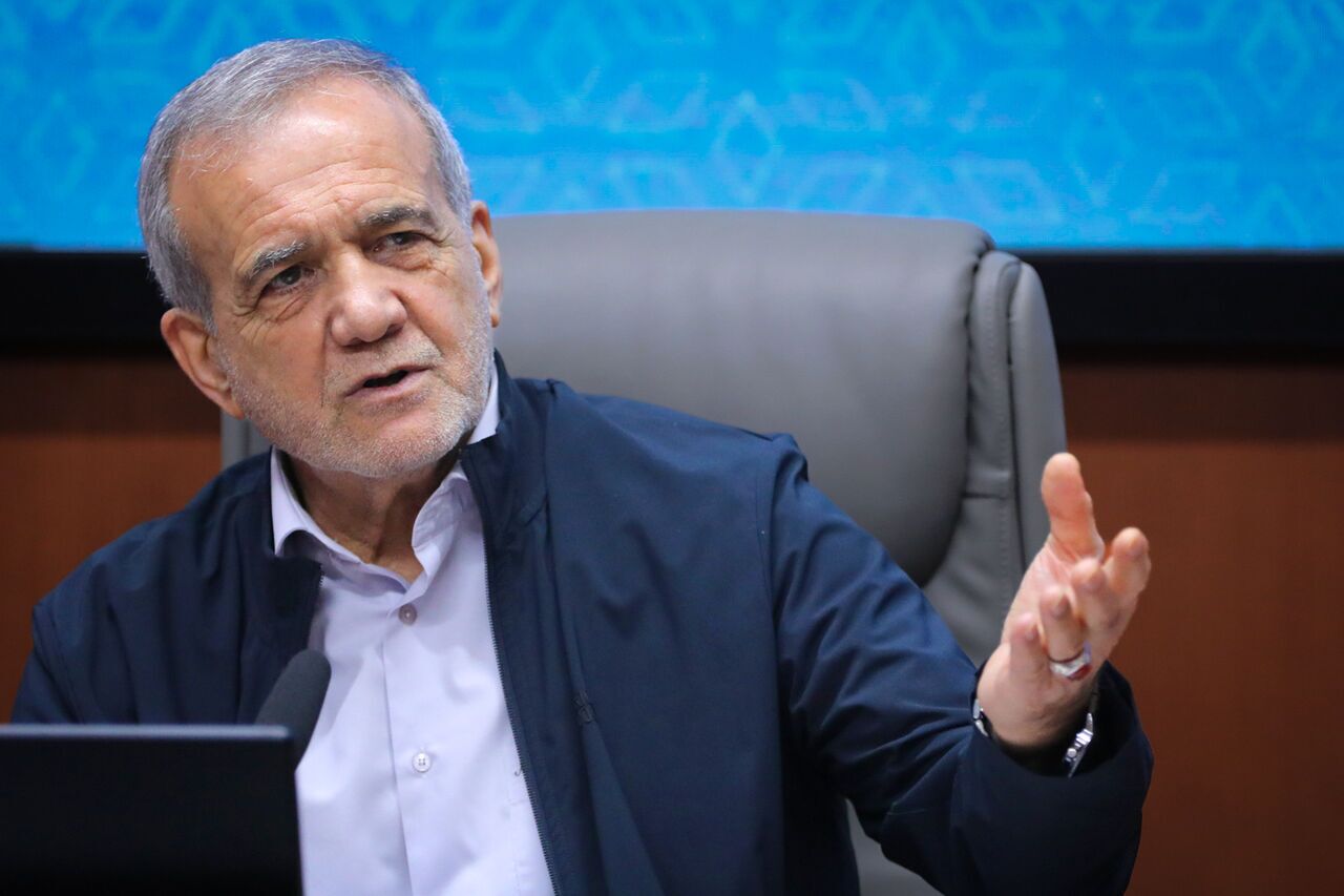 پزشکیان: اگر خواهان اصلاح جدی و اساسی در جامعه هستیم، باید کار را از خانواده، مدرسه و دانشگاه آغاز کنیم