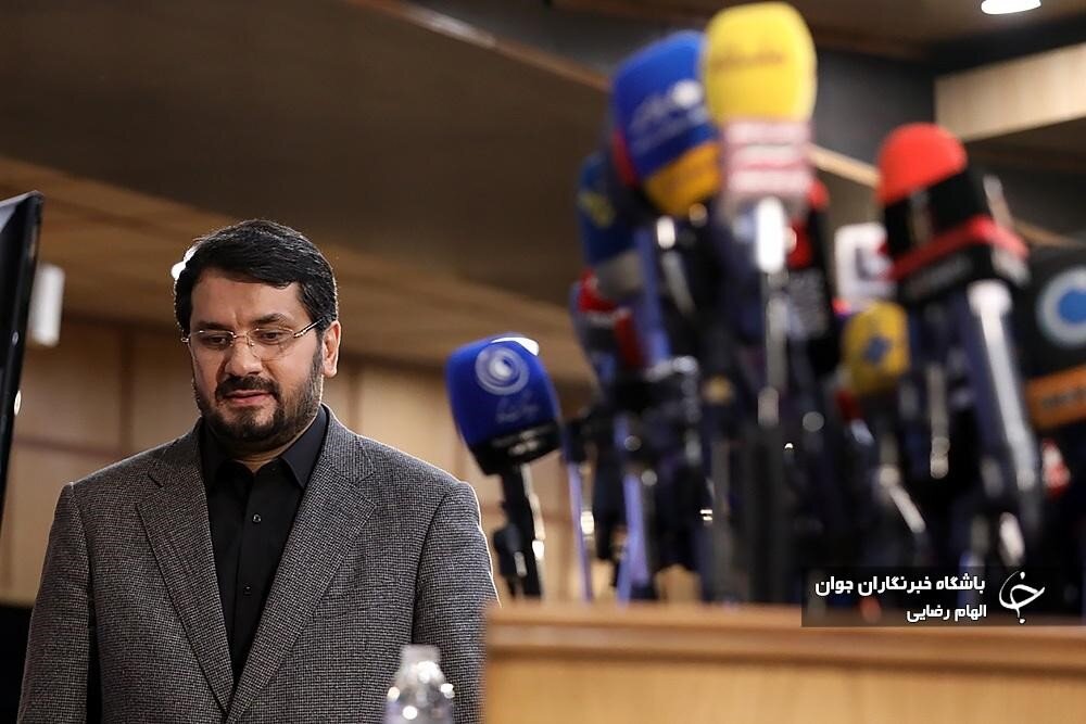 چرا مهرداد بذرپاش سوار بالگرد ابراهیم رئیسی در روز سقوط نشده بود؟/ وسایل شخصی من در آن بالگرد بود اما.../اهالی روستا هم صدایی از انفجار نشنیده بودند