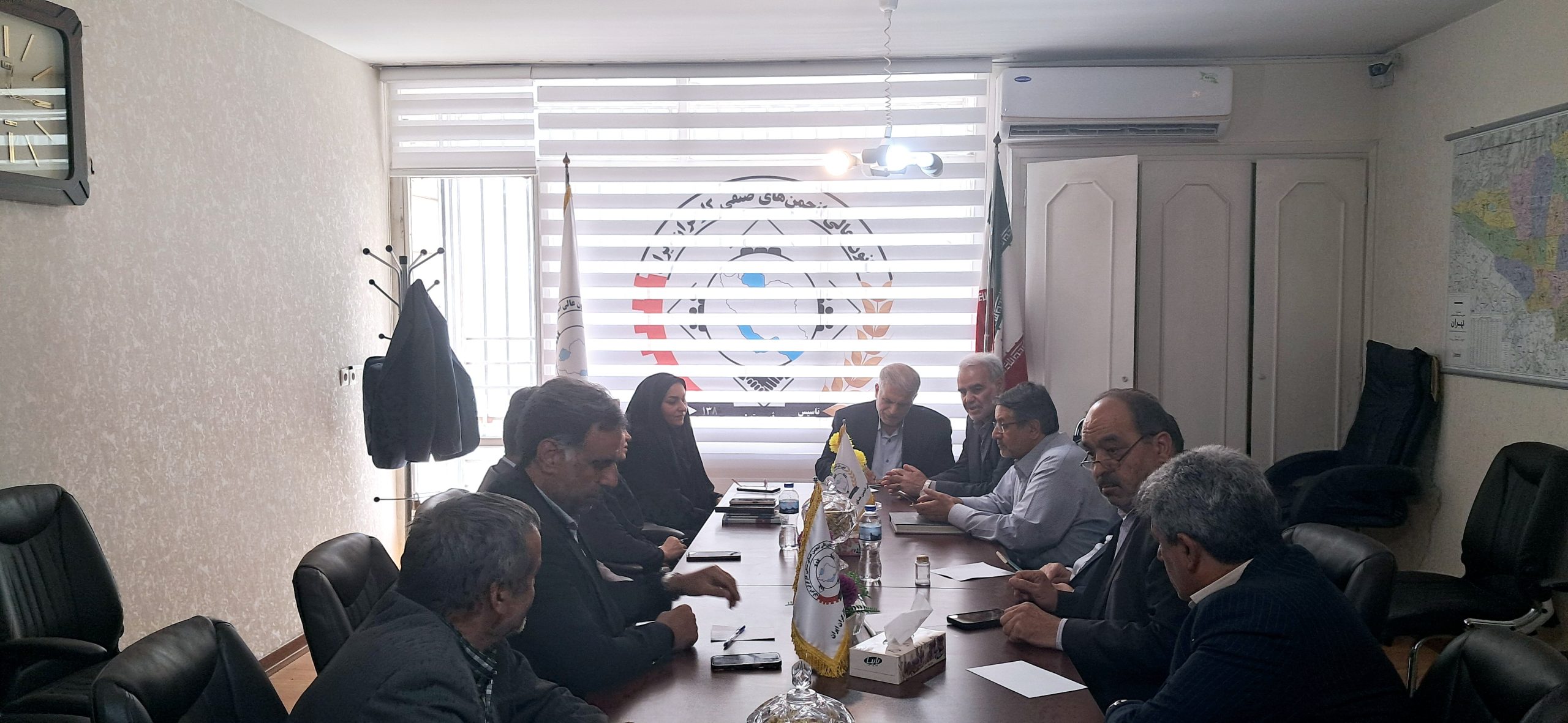 تاکید نمایندگان عالی کارگری بر اصلاح فصل ششم قانون کار/رئیس فراکسیون کارگری مجلس: بدهی دولت به تامین اجتماعی طی ۴ سال تسویه می شود