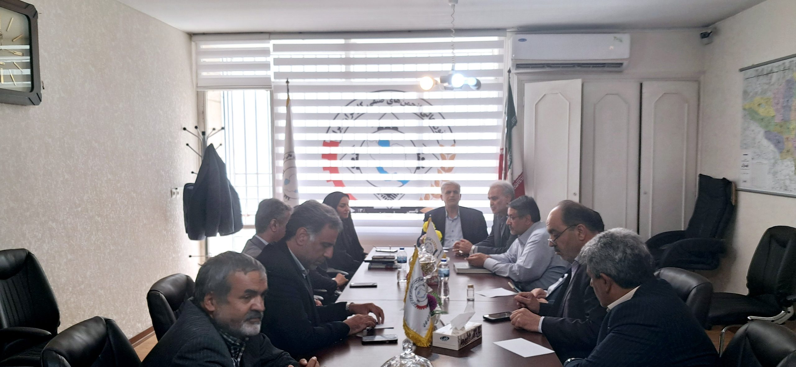 تاکید نمایندگان عالی کارگری بر اصلاح فصل ششم قانون کار/رئیس فراکسیون کارگری مجلس: بدهی دولت به تامین اجتماعی طی ۴ سال تسویه می شود