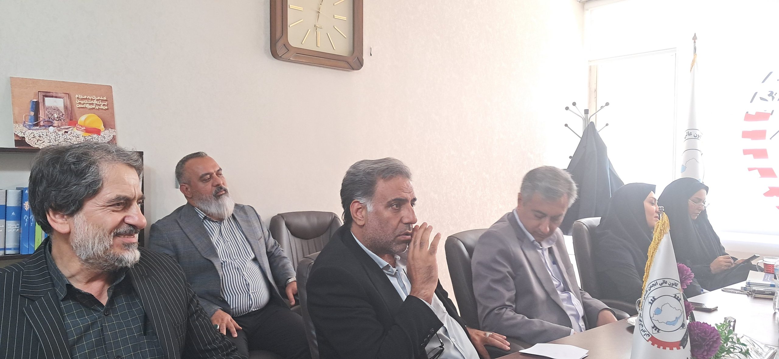 تاکید نمایندگان عالی کارگری بر اصلاح فصل ششم قانون کار/رئیس فراکسیون کارگری مجلس: بدهی دولت به تامین اجتماعی طی ۴ سال تسویه می شود