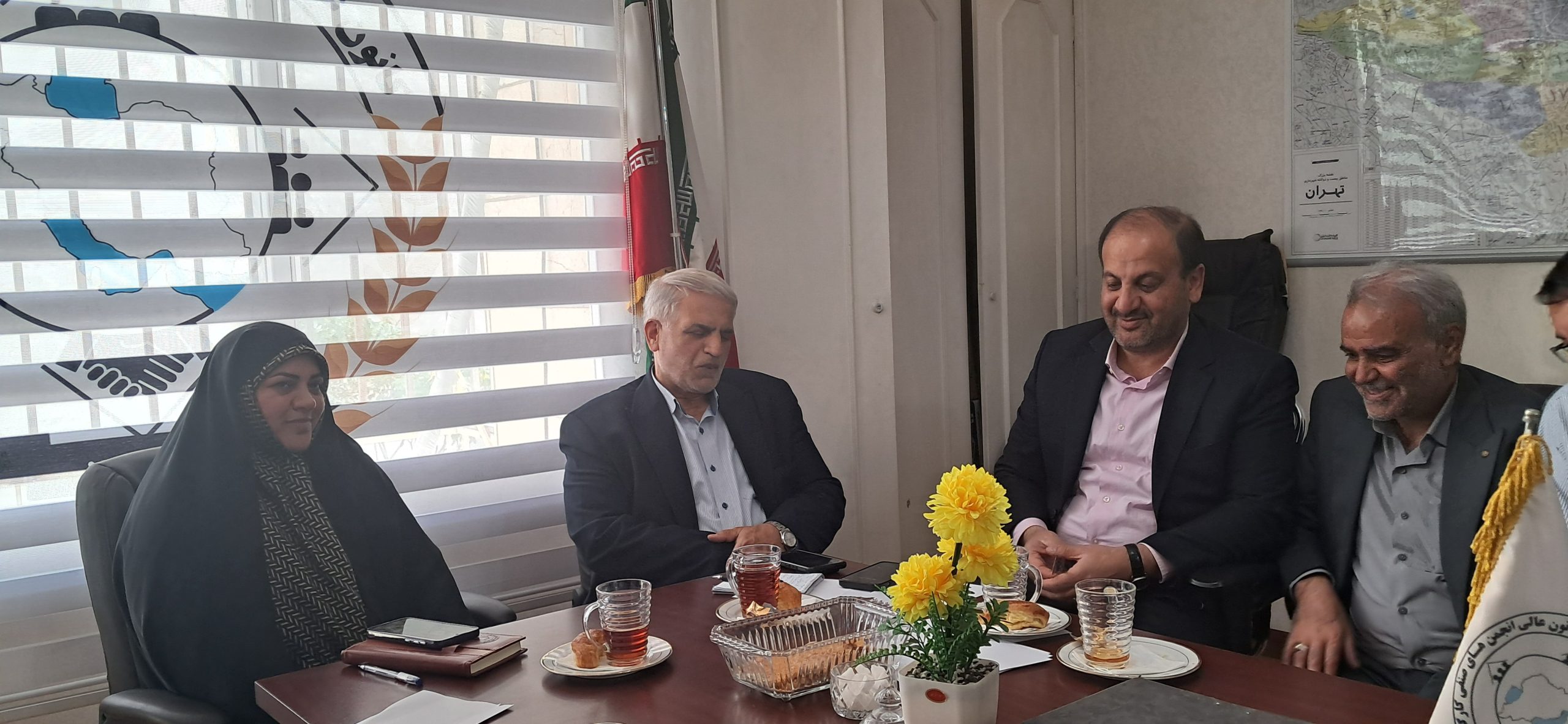 تاکید نمایندگان عالی کارگری بر اصلاح فصل ششم قانون کار/رئیس فراکسیون کارگری مجلس: بدهی دولت به تامین اجتماعی طی ۴ سال تسویه می شود