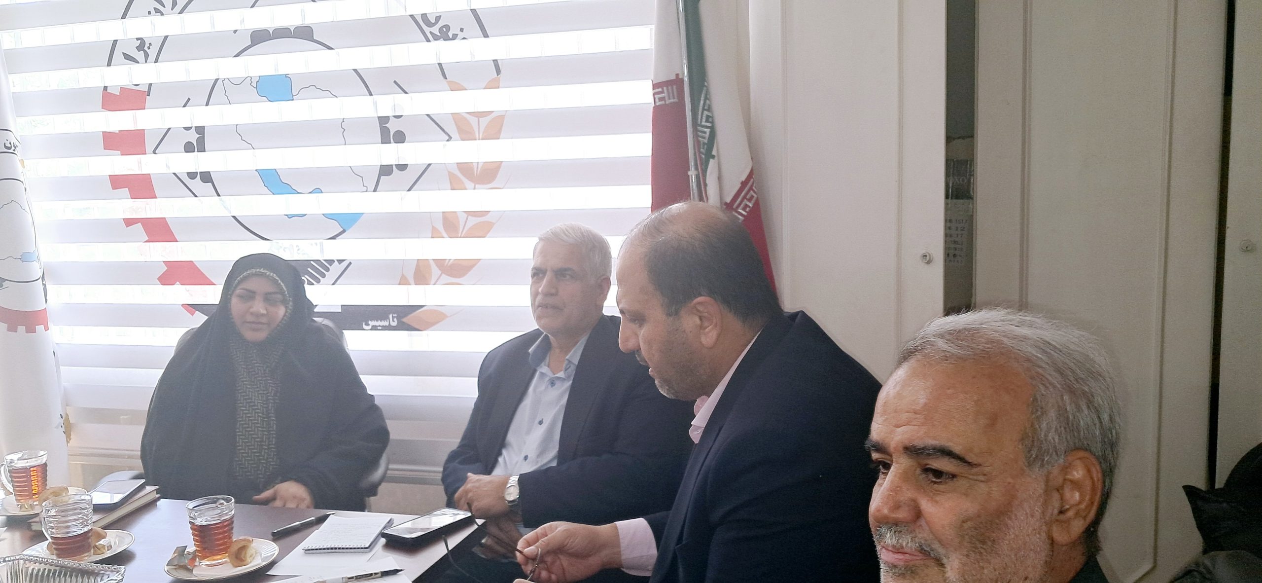 تاکید نمایندگان عالی کارگری بر اصلاح فصل ششم قانون کار/رئیس فراکسیون کارگری مجلس: بدهی دولت به تامین اجتماعی طی ۴ سال تسویه می شود