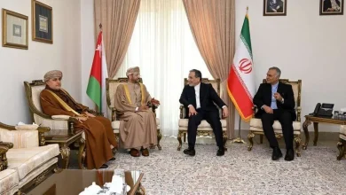 دیدا ر عراقچی با وزیر امور خارجه عمان پیش از آغاز دور پنجم مذاکرات