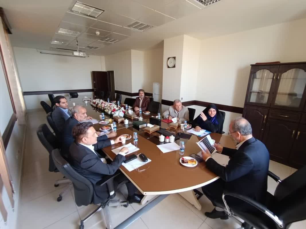تشريح مطالبات كارگران به معاون ديوان عدالت اداري از سوي رئيس كانون عالي انجمن هاي صنفي كارگران