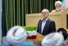 پزشکیان: ملت حق دارند که مستقل از قومیت، جنسیت، باور و اعتقاد، حاکمیت با آن‌ها بر اساس عدالت برخورد کند/ مردم براساس عمل ما قضاوت می‌کنند که راست می‌گوییم یا دروغ/
