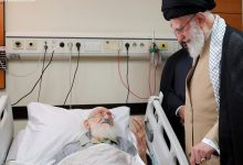 عیادت رهبر انقلاب از آیت‌الله نوری همدانی