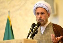 امام جمعه شیراز: حوزه علمیه نان‌خور هیچ دولتی نیست / عمامه روحانیت ایران همان دستار فردوسی است