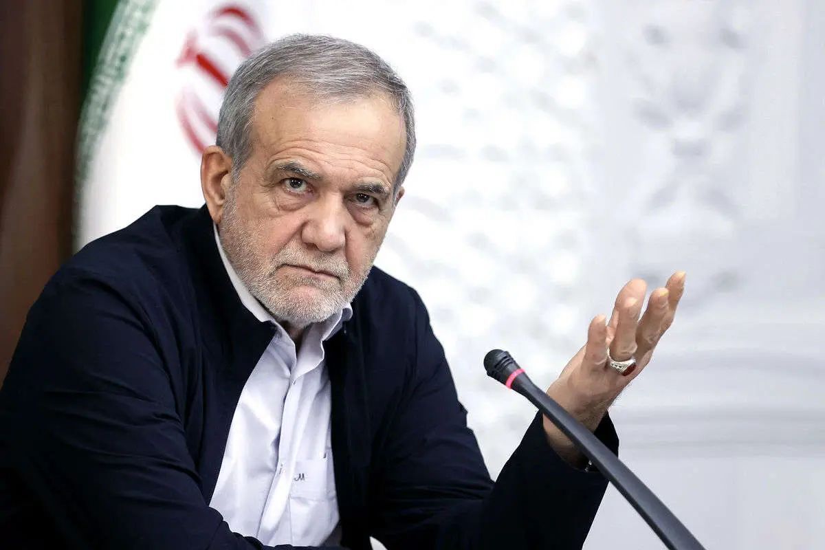 پزشکیان: امروز کشور با پیچیدگیها و چالشهای بیشتری نسبت به دوران دفاع مقدس مواجه است
