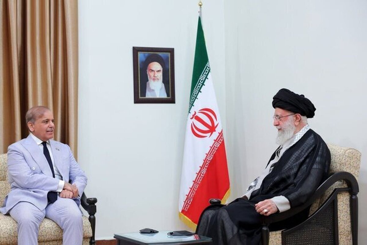 دیدار نخست وزیر پاکستان با مقام معظم رهبری