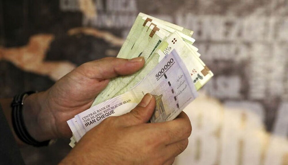 سخنگوی سازمان هدفمندسازی یارانهها از قطع یارانه نقدی برخی بازنشستگان در اردیبهشت ماه خبر داد.