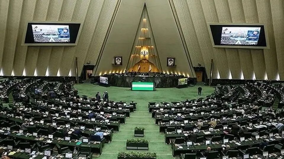 نمایندگان پس از یک هفته تعطیلی به صحن بازمیگردند/ طرح نحوه برگزاری تجمعات و راهپیماییها و لایحه سازمان ملی مهاجرت در دستور کار پارلمان