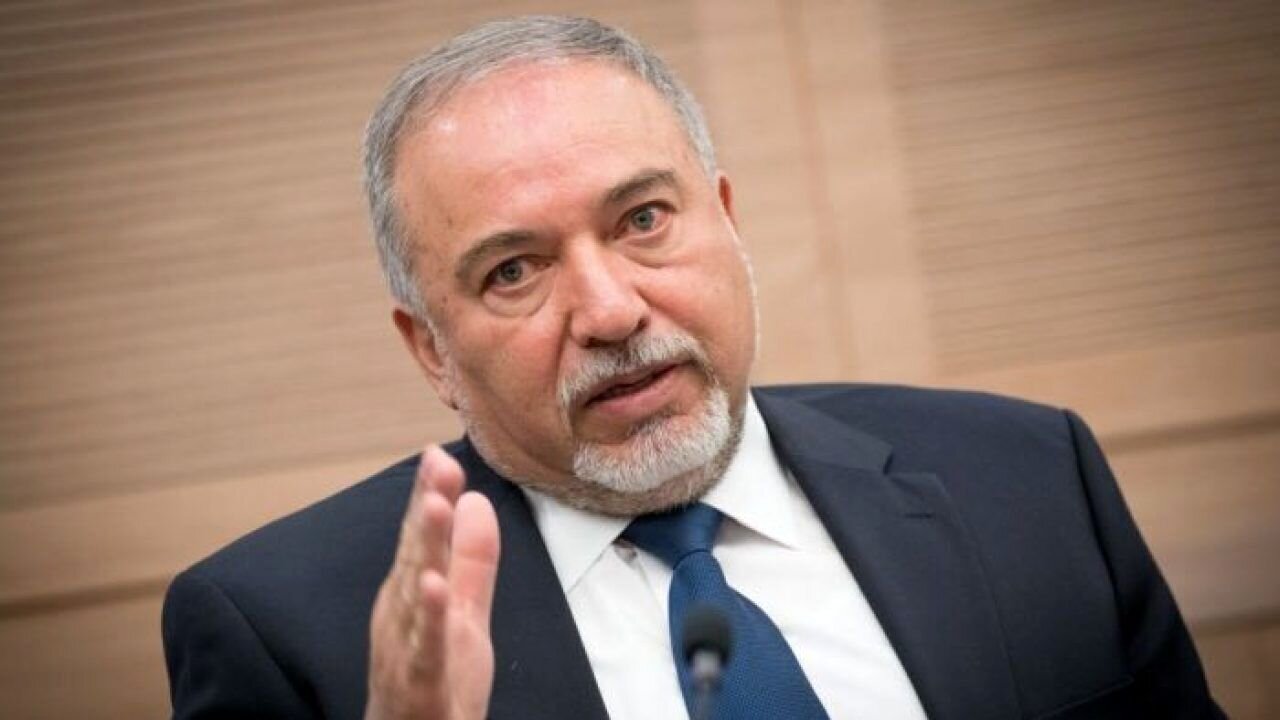 لیبرمن: اسرائیلیها هر روز به پناهگاهها میگریزند، این شکست کامل دولت در تامین امنیت داخلی است