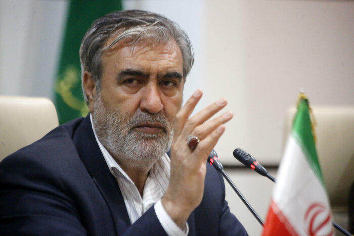 رئیس کمیسیون امنیت ملی: مذاکرهکنندگان به منافع ملی و حفظ صنعت هستهای پایبندی جدی دارند/ وزارت امور خارجه تمامی وظایف خود را به خوبی پیش میبرد