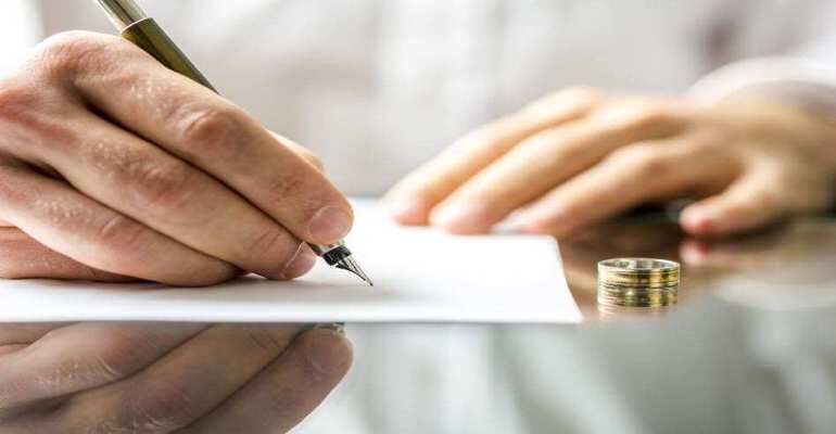 نایب رئیس کمیسیون حقوقی و قضایی مجلس: «زن» میتواند هر میزان مهریهای را تعیین کند/ «مرد» فقط تا سقف ۱۴ سکه مسئولیت کیفری دارد/ مانع اقدامات فریبکارانه و سالوسانه بعضی از زوجین میشویم
