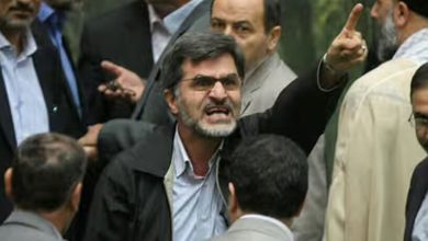 کوچک‌زاده به پزشکیان: چه کسی باید با استانداری که ناموس مردم غیور کُرد را برای سان‌دیدن فلان مهمان خارجی بر اسب سوار می‌کند، برخورد کند؟