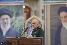سرلشکر سلامی از آیت‌الله نوری همدانی عیادت کرد+تصویر