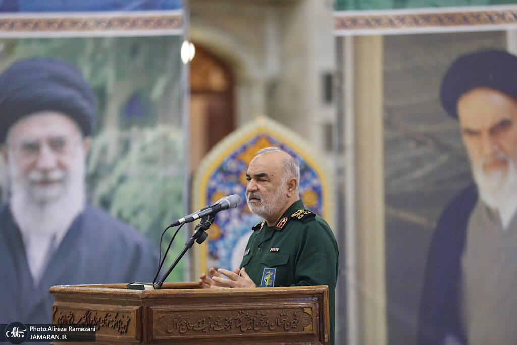 سرلشکر سلامی از آیتالله نوری همدانی عیادت کرد+تصویر