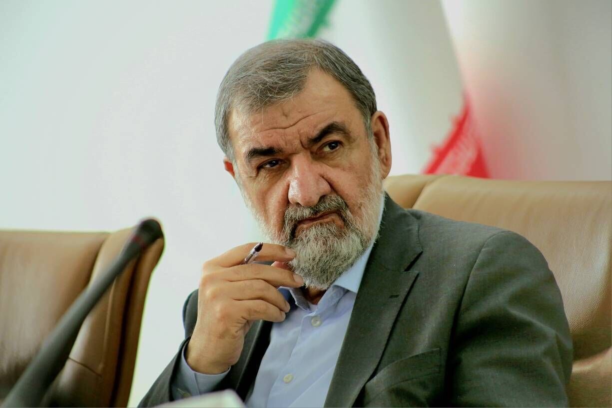 انتقاد از محسن رضایی: بخاطر یک توفان ، شان عرفان را به خرافه پرستی کوچک نکنید