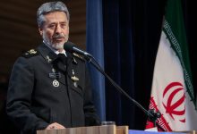 خبر فرمانده بلندپایه ارتش از خودکفایی در تولید ۹۰ درصد تجهیزات نظامی/ دشمنان با توسل به ایجاد تفرقه قومی و مذهبی درصدد جلوگیری از پیشرفت انقلاب بودند