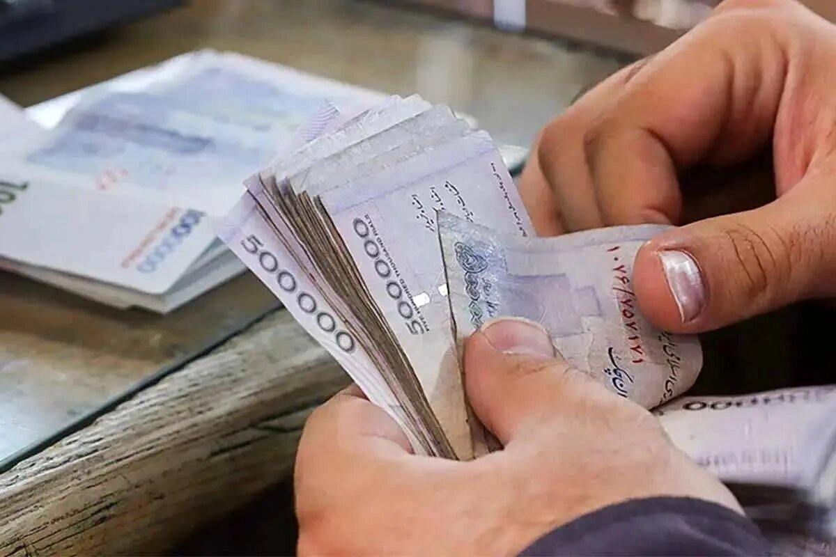خبر مهم سازمان اداری و استخدامی درباره مصوبه افزایش حقوق کارمندان/ شرط پرداخت «فوقالعاده خاص» حقوق کارکنان دولت اعلام شد